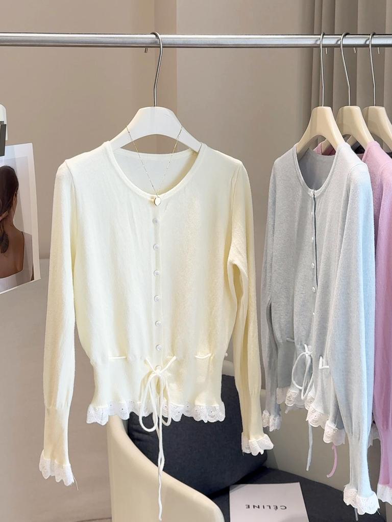 Damen Slim Fit Strickjacke mit Spitze und Patchwork - Petite, Fake Zweiteiler, Herbst/Winter 2025