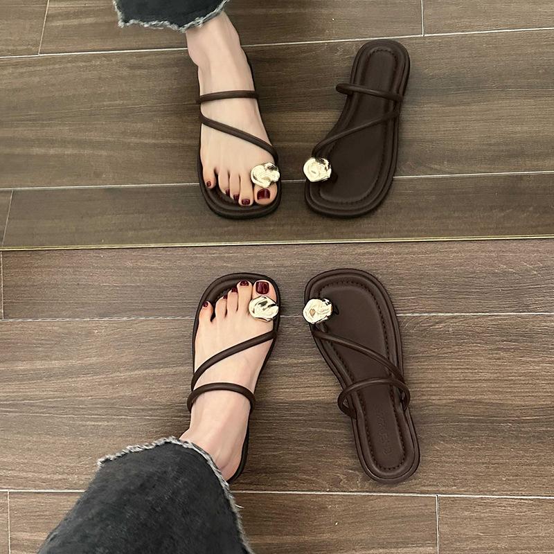 Premium Set of Toe Slippers for Women's Summer Outer Wear New Year's New Flat-bottomed Temperament Pinch Sandals Sandals