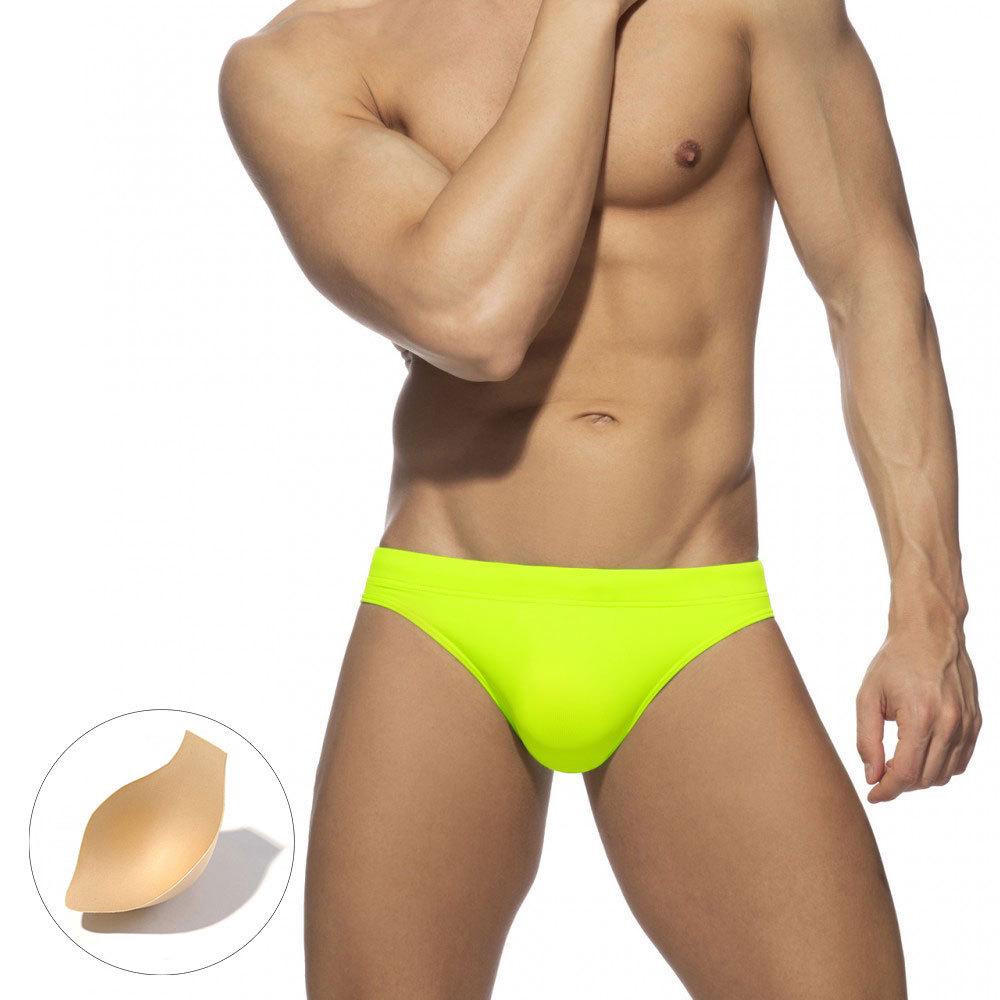 UXH Schnelltrocknende einfarbige Dreieck-Badehose mit Anti-Peinlichkeits-Einsätzen M brown