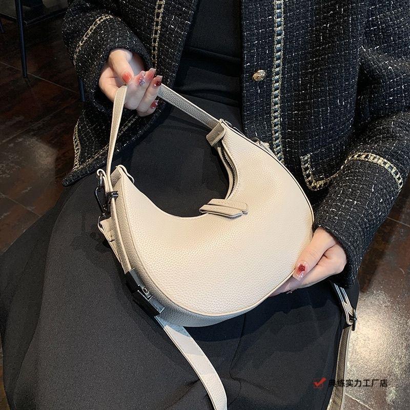 High Value Niche Armpit Messenger Handbag Shoulder Bag Simple Personality Internet Celebrity Versatile Style Autumn and Winter New Models