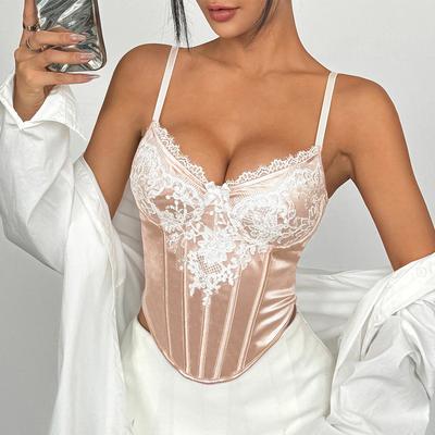 Gorsety, modna i elegancka odzież damska
