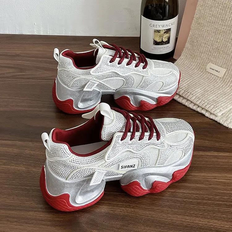 

2025 Весна и Осень Новые Женские Классические Кроссовки Модный Тренд Повседневная Обувь Дышащая Мягкая Подошва Молодежные Спортивные Беговые Кроссовки 40 белый