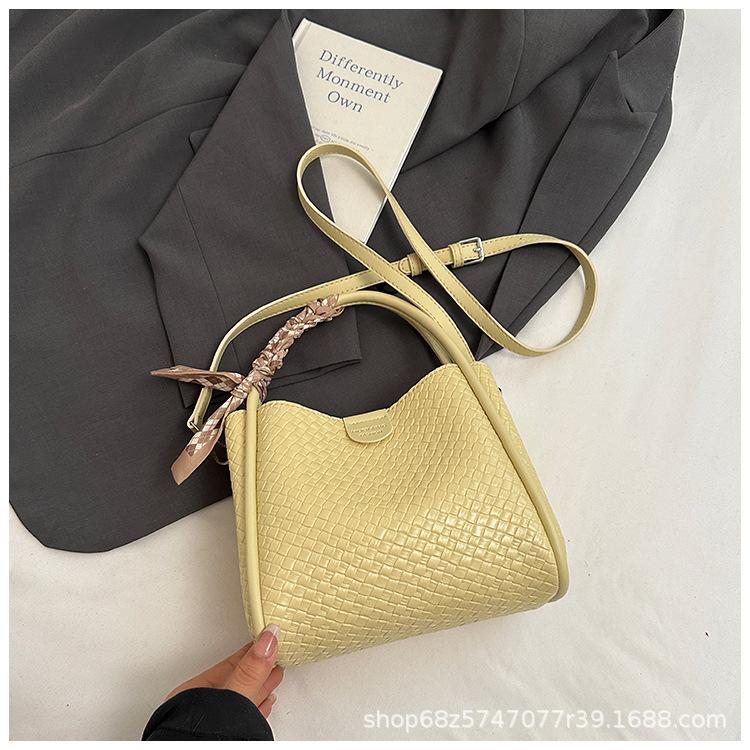 Handbag Bag Women's 2025 New Niche Fashion Bucket Bag Versatile One-shoulder Crossbody Bag Textured Casual Handbag