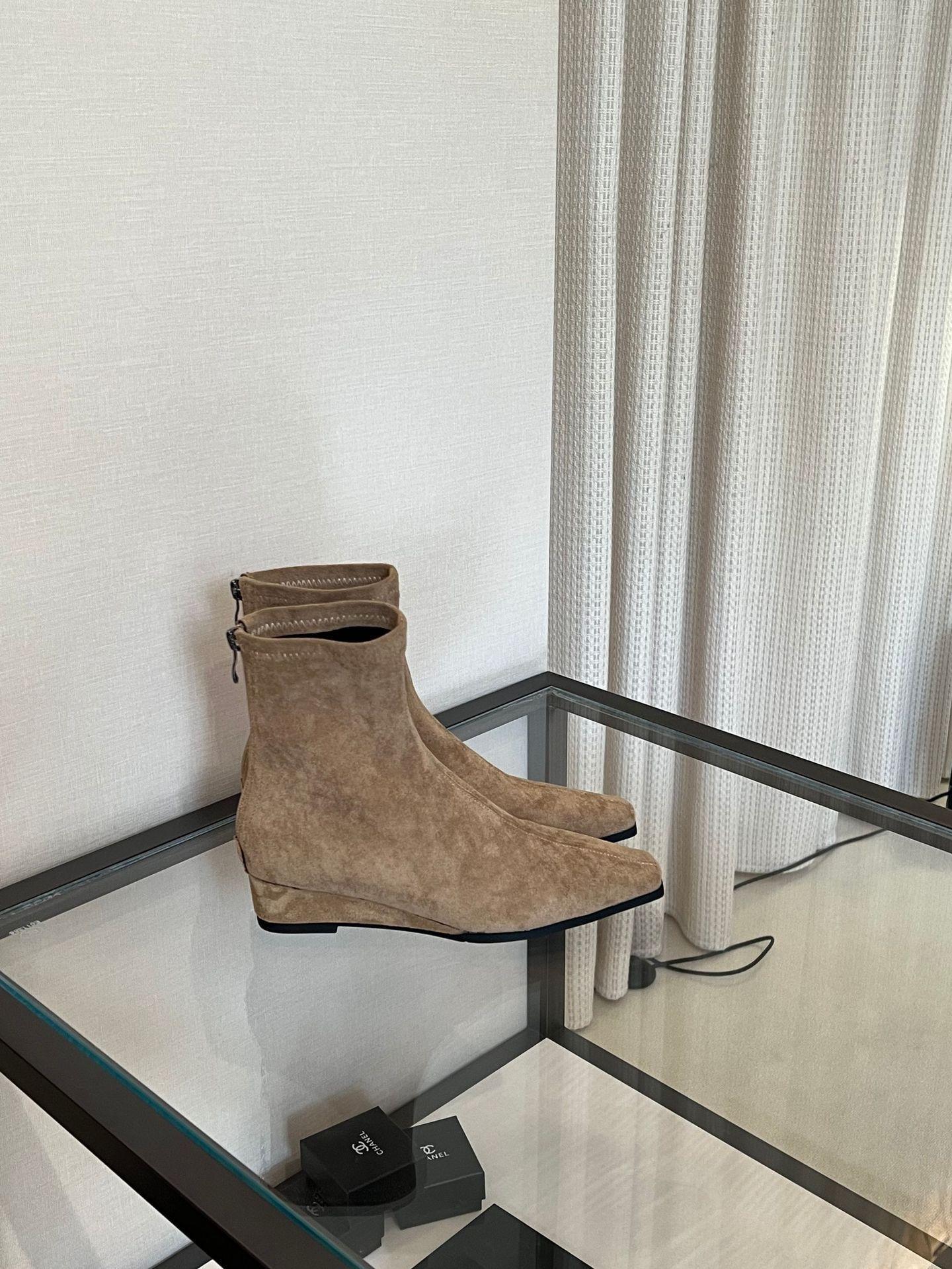 

2025 autumn and winter new French retro square head inner height-increasing short boots women s versatile and thin pleated short tube thin 35