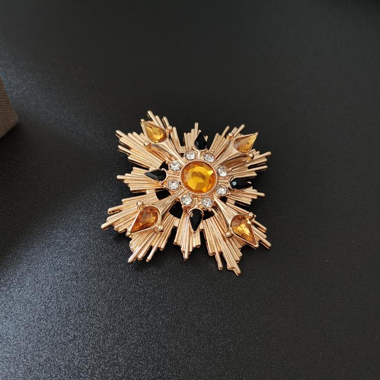 Vintage Western Rhinestone Starburst Brooch Pin
