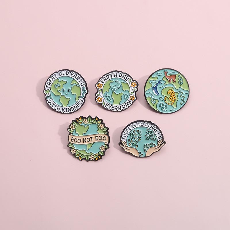 Ocean Eyecatching Green Brooch Fun Cartoon Design For Stylish Fashion Ecofriendly