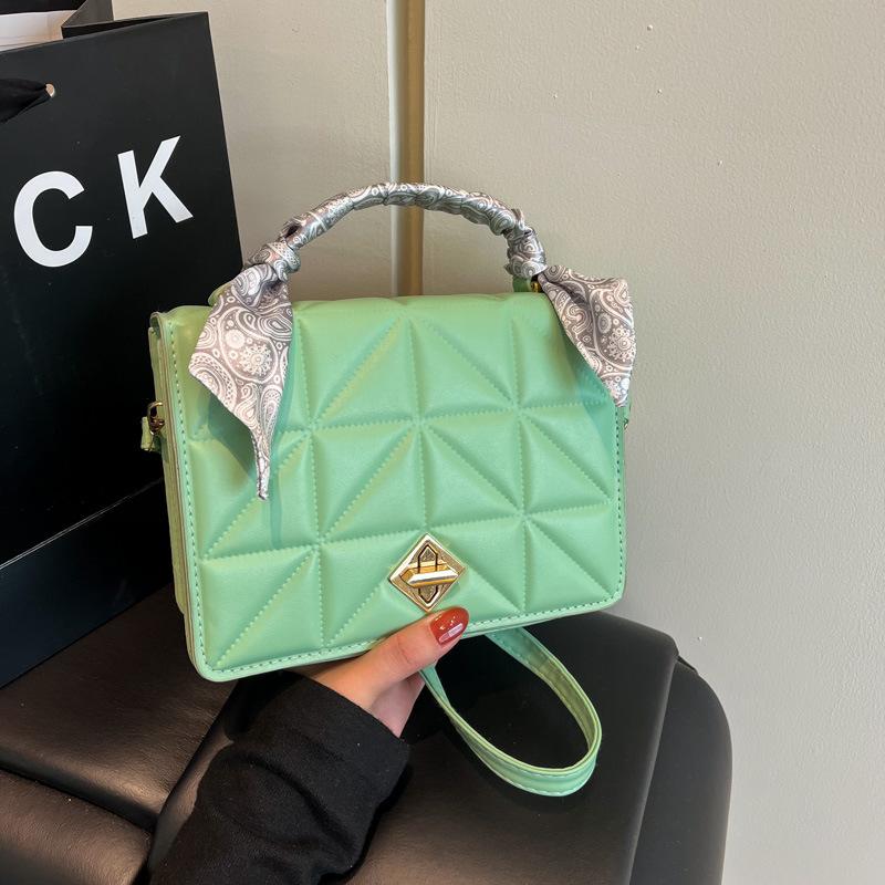 

Новый стиль и модный дизайн одно плечо кроссбоди модная однотонная весенне-летняя маленькая квадратная сумка текстурная сумка кроссбоди