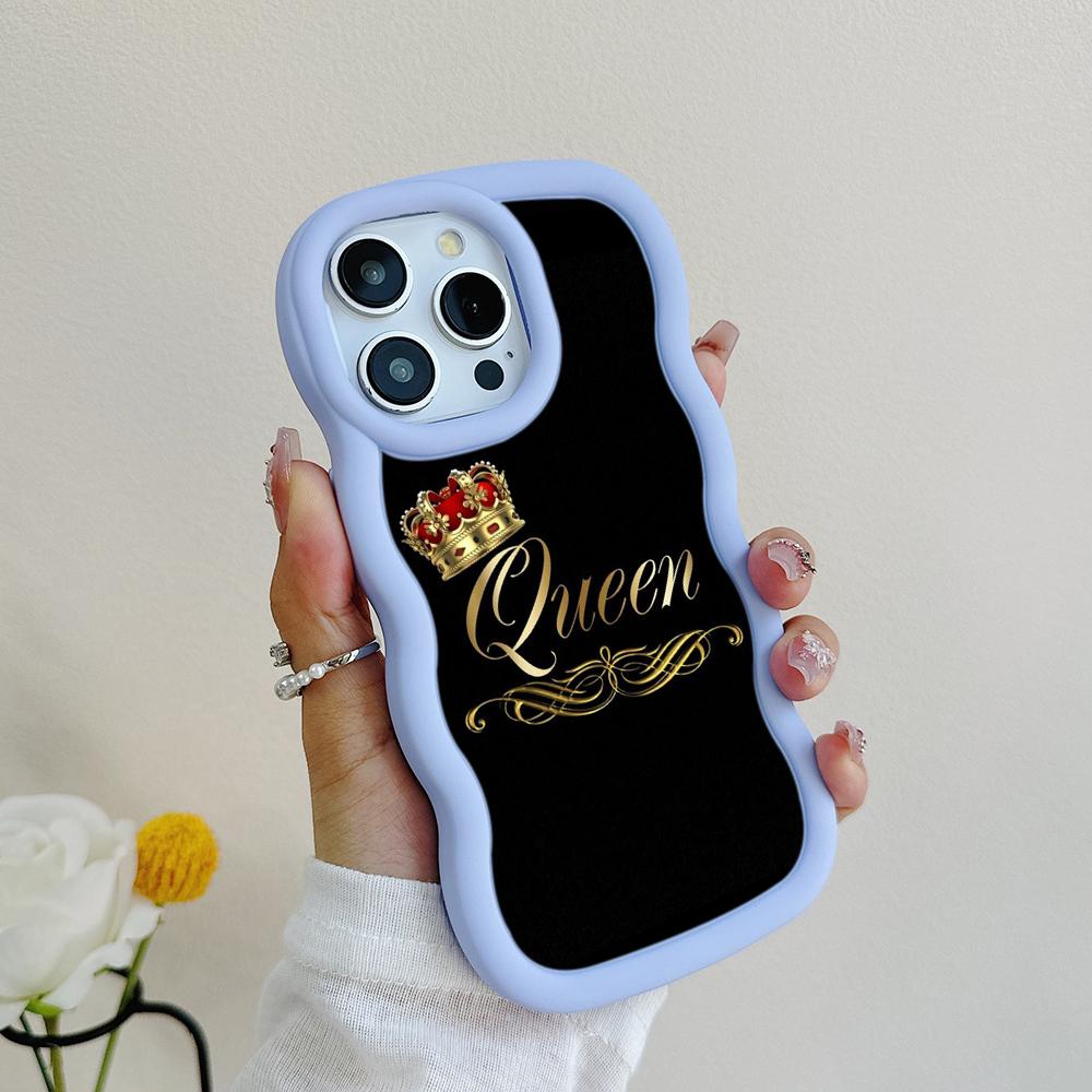 

Чехлы для телефонов N84 King Queen Couples Macaron Wavy Edge для iPhone 16 Pro Max Samsung S24 Plus S23 Ultra A35 A55 Xiaomi Redmi Note 13 Противоударный чехол Realme C67 4G