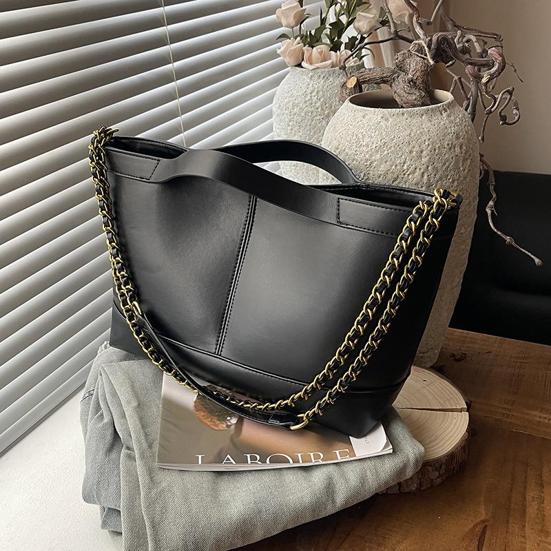 Premium commuter large-capacity bag women's 2025 new fashion chain shoulder bag go out to work tote bag