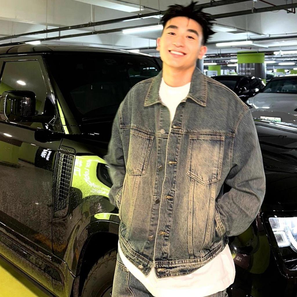 Men's Winter Lambswool Denim Jacket - Trendy American Style, Thickened with Velvet for Warmth, Hong Kong Inspired Fashion.