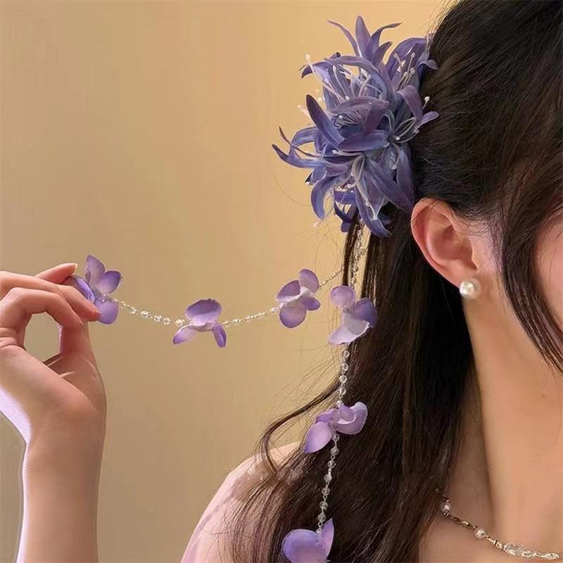 Purple Lycoris Tassel Claw Clip: Elegant Spring/Summer Hair Accessory.