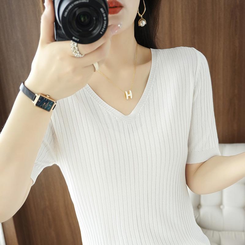 Ice Silk Short-sleeved T-shirt for Women In Summer New V-neck Half-sleeved Stylish Slim Shirt Knitted Thin T-shirt Base Top