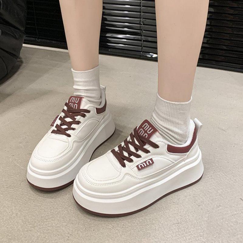 Little white shoes women's 2025 spring and autumn models round head thick sole wide foot bread shoes sports and leisure student board shoes sports s