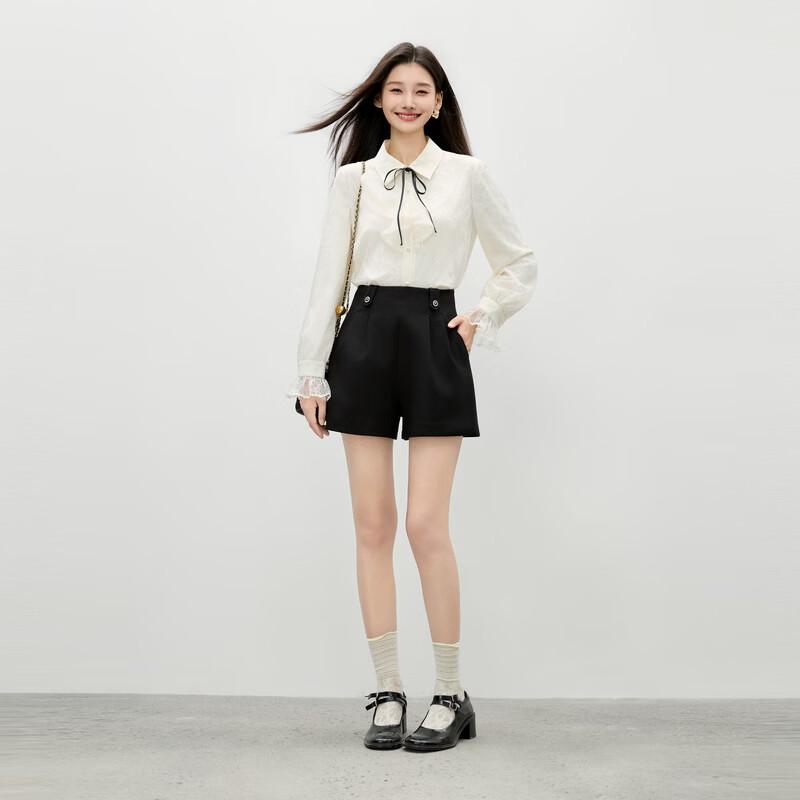 Qiushui Yiren Classic Minimalist Lace Blouse