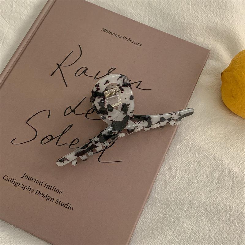 Korean Imitation Acetate High-End Shark Hair Clip - Elegant Hair Accessory for Stylish Looks