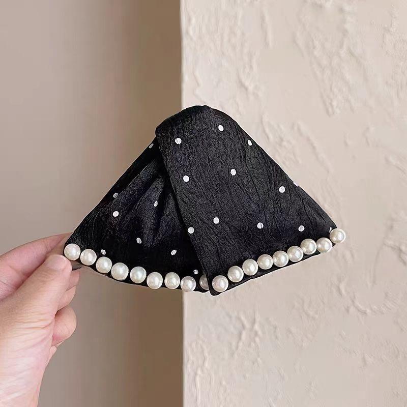 

Милая заколка-треугольник для волос с искусственным жемчугом, темпераментная заколка-акула для хвостика, универсальные аксессуары для волос для женщин чёрный