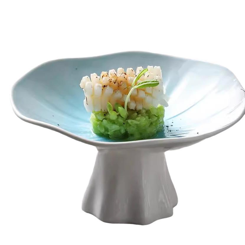 Elegantní keramický dezertní talíř pro předkrmy, studená jídla a ovoce