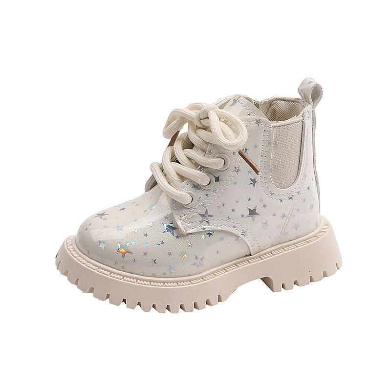 Korte barnestøvler - Lyse og allsidige jentestøvler med myk bunn