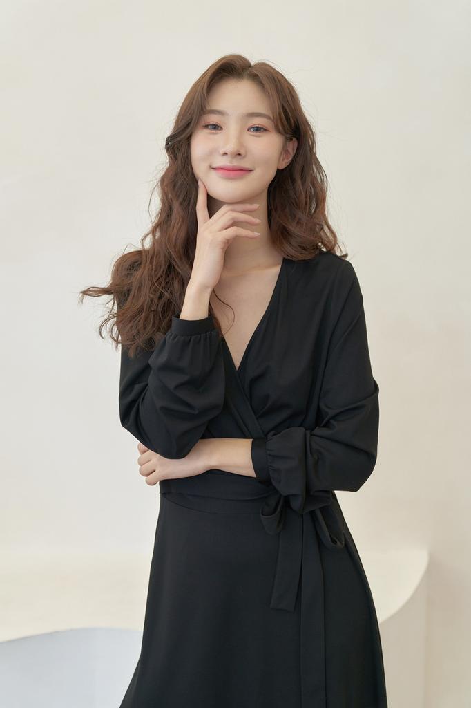 Jeiol Black Wrap Dress