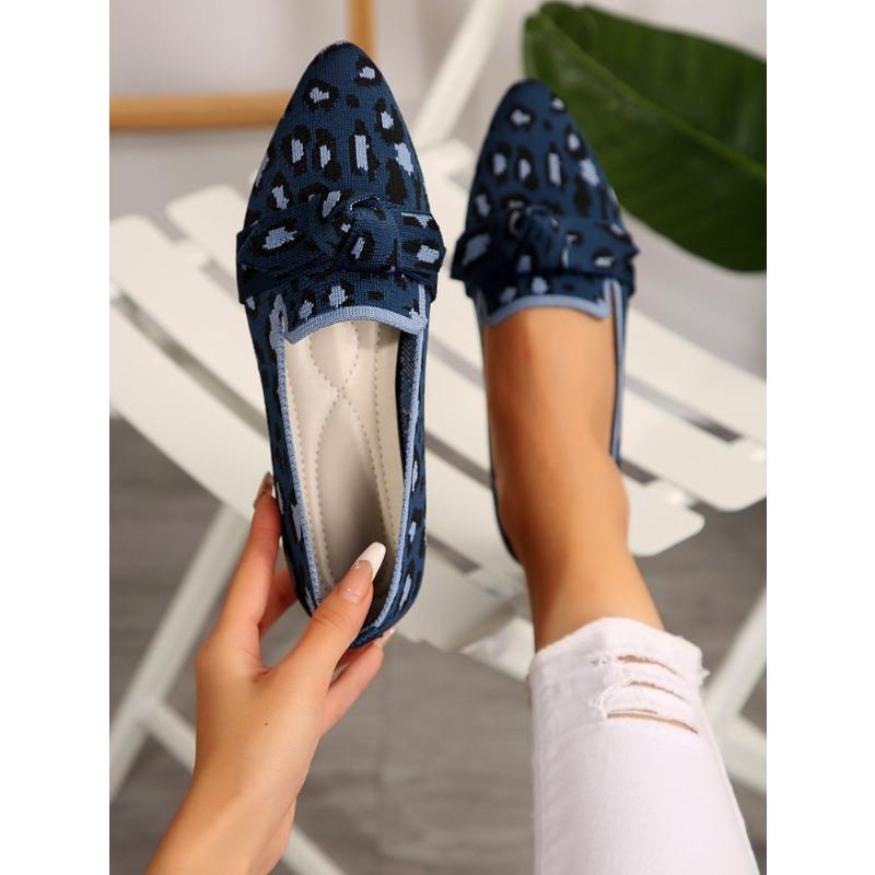 Skinny pointed large size flat single shoes women, fashionable flying weaving one pedal bow casual breathable color matching single