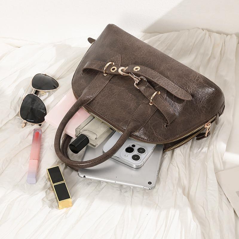 New trendy niche armpit bag retro portable shoulder bag women's autumn and winter large-capacity bowling shell bag