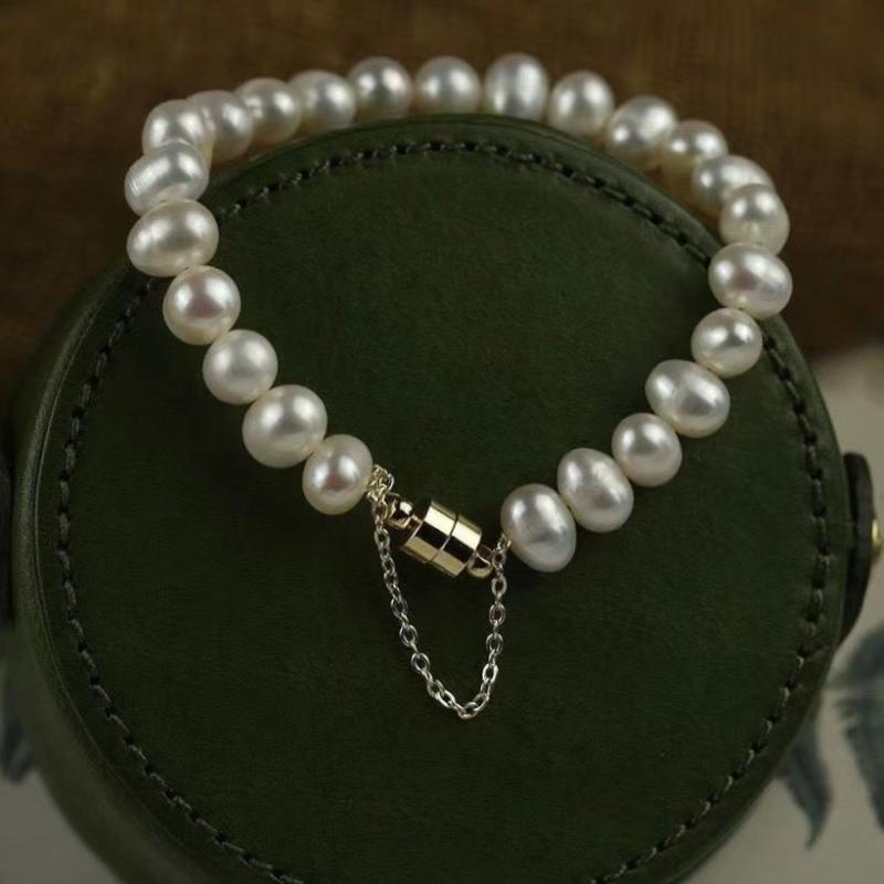 Freshwater Pearl Bracelet for Women Elegant Simple Hand Jewelry Unique Statement Gifts for Anniversary Wedding Party