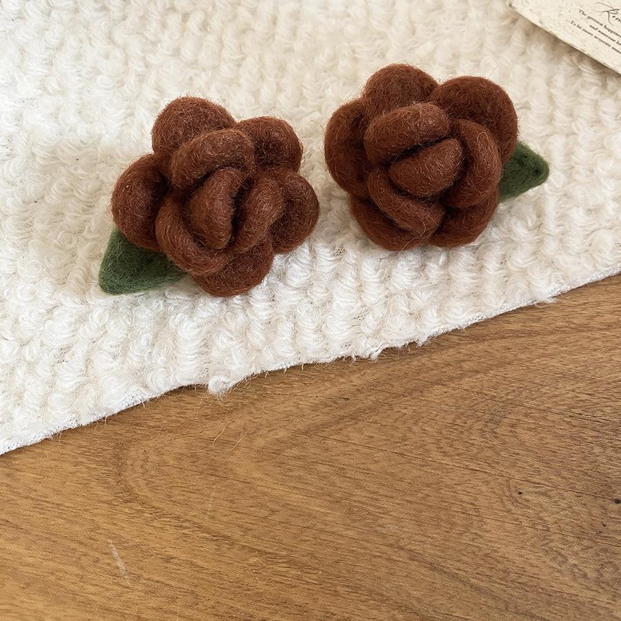 Flocking flower stud earrings autumn and winter sweet temperament versatile earrings light luxury niche elegant earrings women