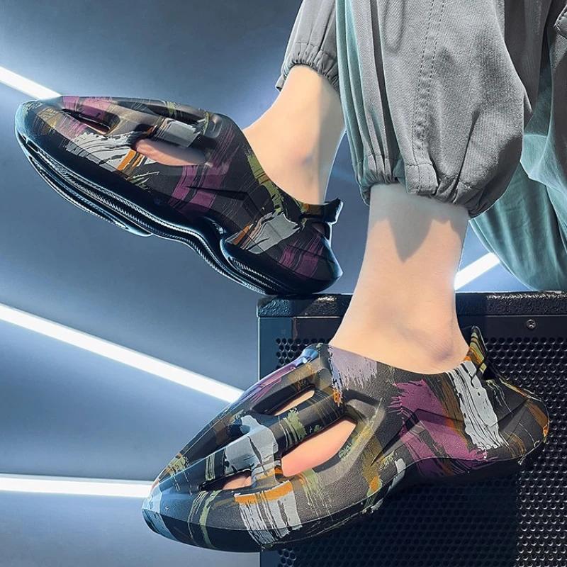 Fashion Ultralight Men's Sandal Breathable Hole Shoes Barefoot Wholesale Pvc Stylish 2025 Styles Summer Sale High Quality Eva Male Shoe