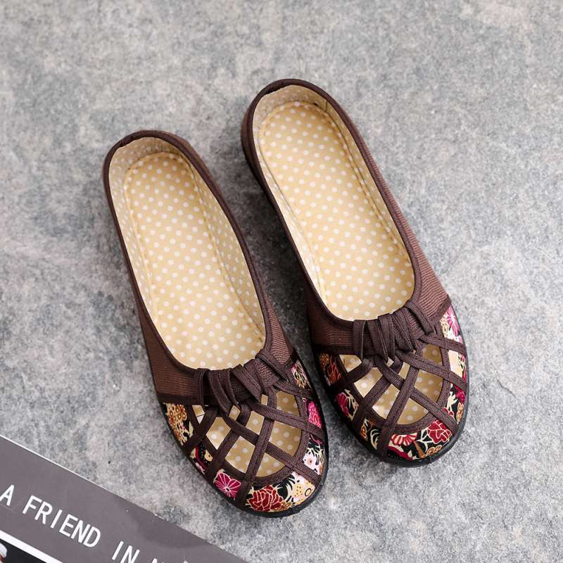 

Beijing cloth shoes comfortable women s shoes 2025 summer new hollow women s net soft sole middle-aged and elderly breathable casual mother shoes 41 коричневый