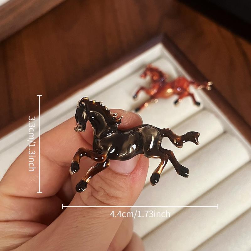 Vynikající brože s běžícím koněm z kamínků pro ženy muže 4-barevné smaltované zvířecí brože špendlíky rok koně party šperky dárek