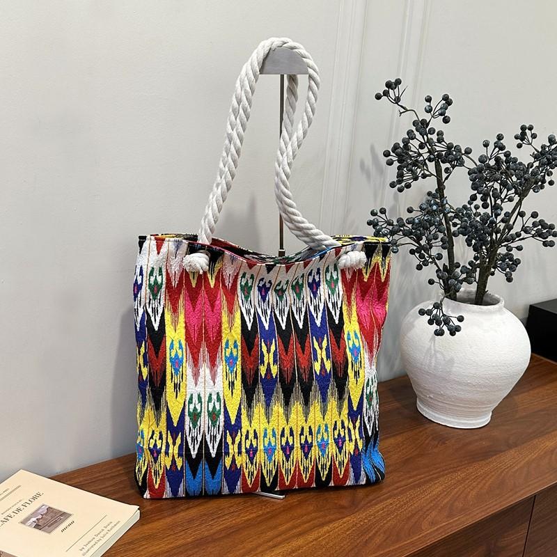Ethnic style canvas shoulder bag Adlais pattern new large capacity bag Ethnic style tote bag
