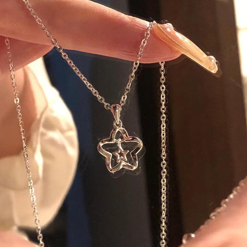 Hollow star necklace female light luxury niche design sense pure desire wind double star collarbone chain simple student girlfriend