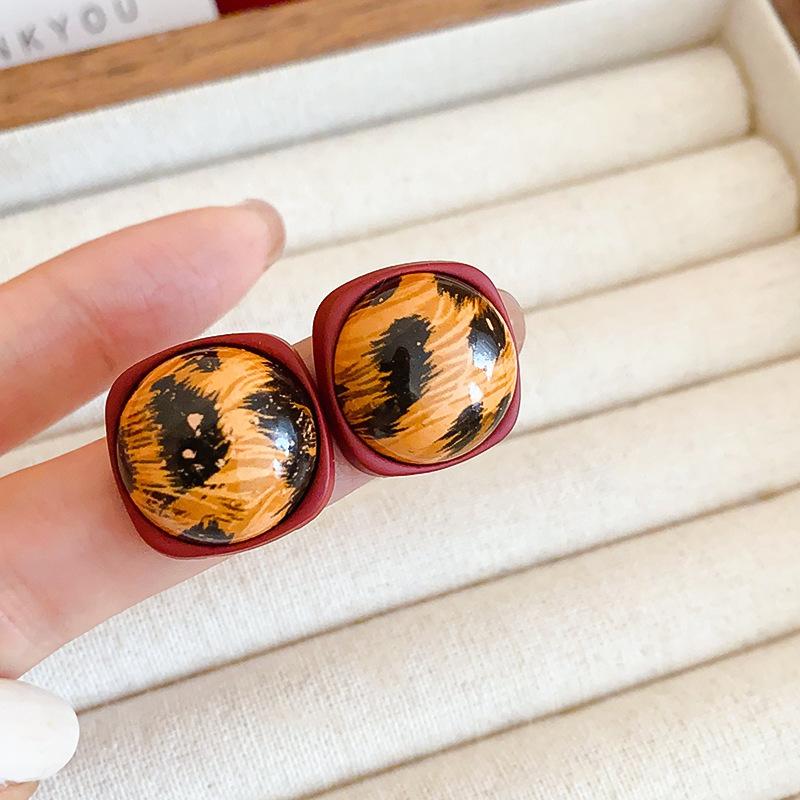 Retro Hong Kong Style Silver Needle Leopard Print Circle Earrings Light Luxury High-end Temperament Earrings Niche Earrings Women