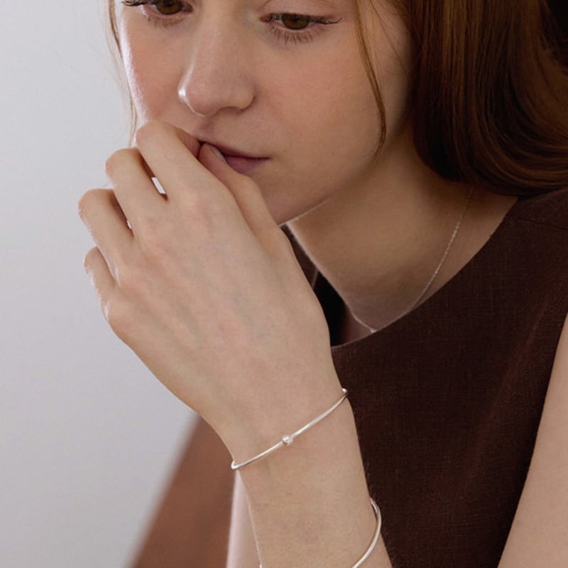 PAIGEFLYNN JEWELRY [925 Silver] Mu Pale Oval Bangle Bracelet