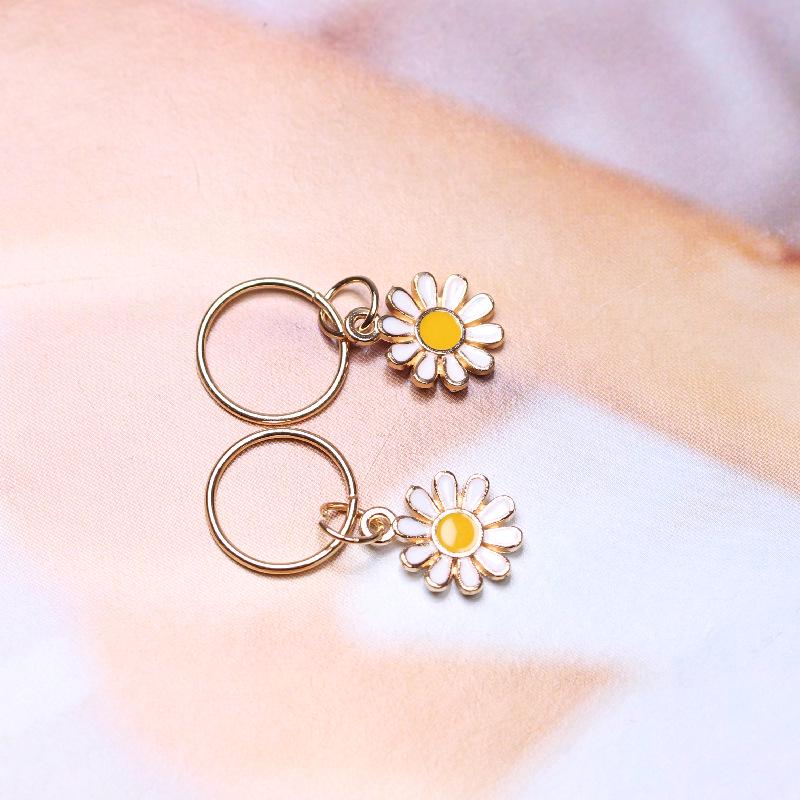 DIY Jewelry Accessories: Oil Drip Alloy Curved Daisy Chrysanthemum Headdress with Dirty Braids Hair Pendant