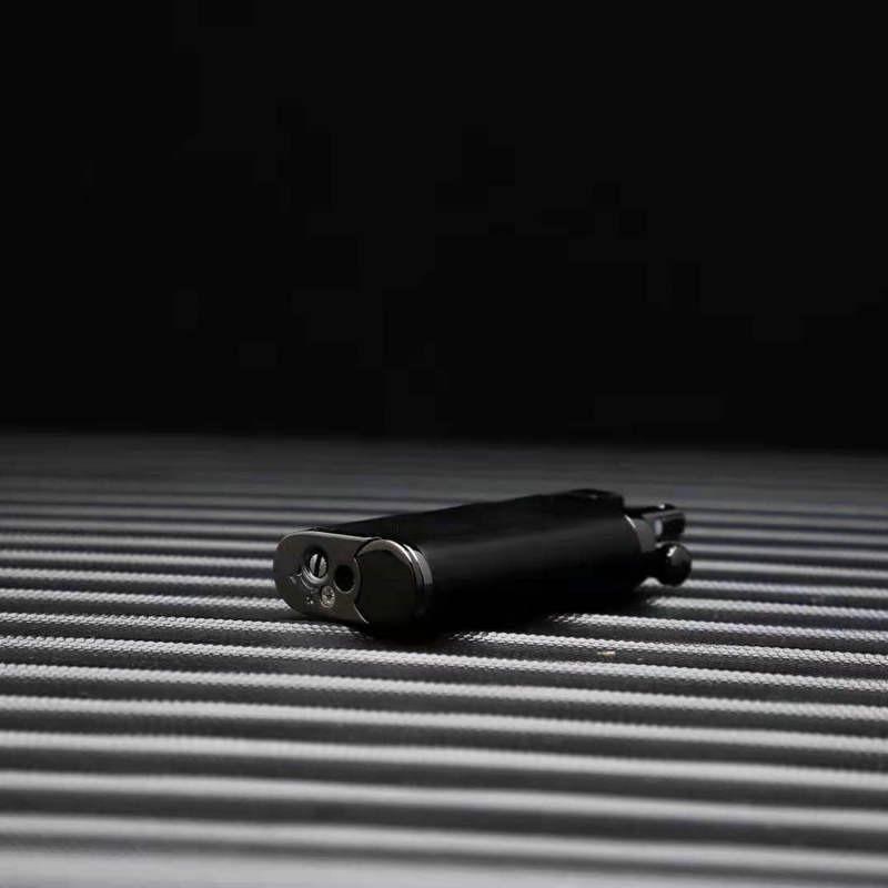 Oblique Flame Metal Cigarette Lighter - Trendy, Portable & Customizable Design for Men