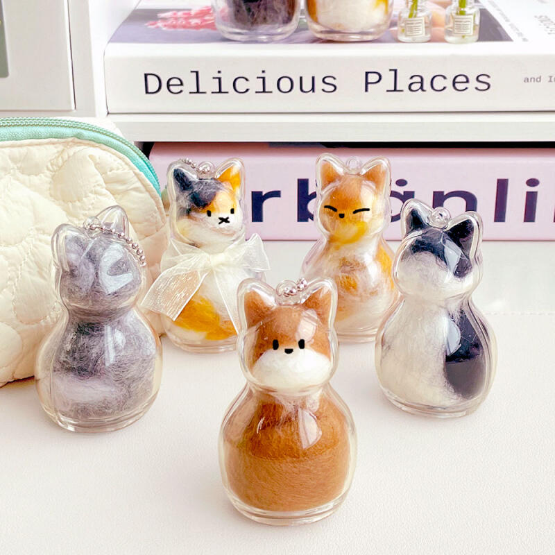 4-piece cat fur ball capsule keychain