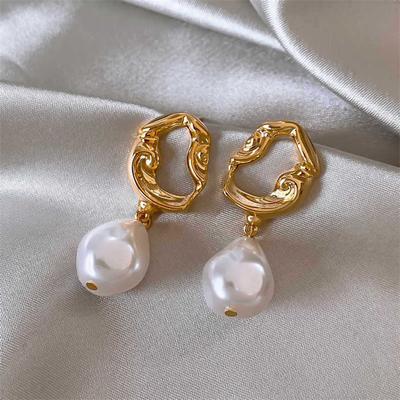 Women's Fashion New Vintage High Imitation Baroque Pearl Earrings Gold Circle Ear Clip Women Jewelry Golden Punk Round Earring