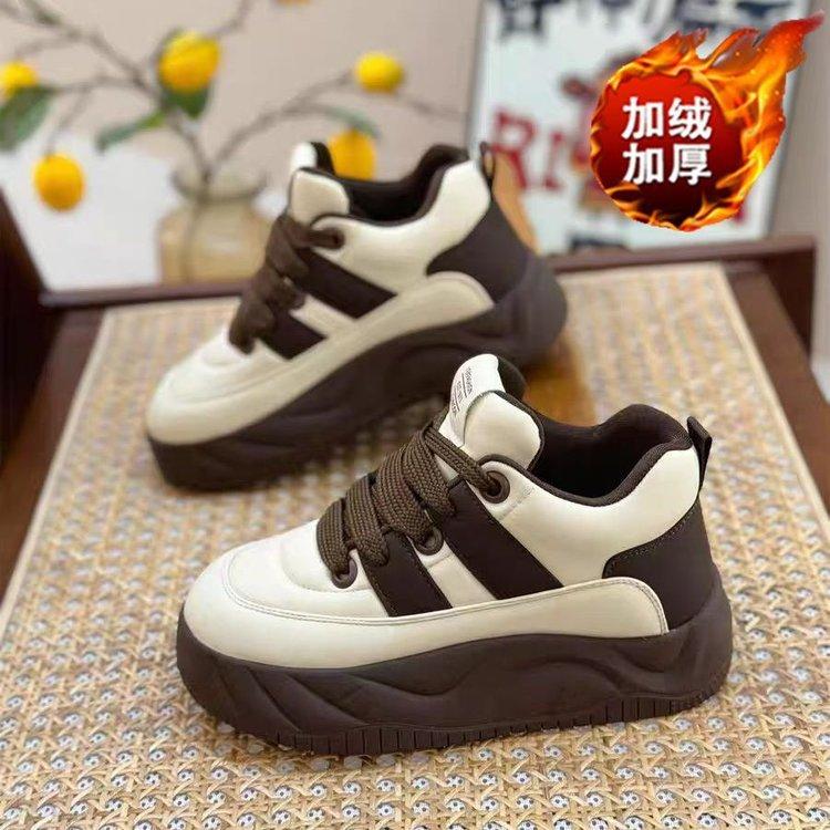 Internet celebrity velvet women's shoes platform bread shoes 2025 autumn and winter sports shoes new casual shoes versatile soft baseplate shoes
