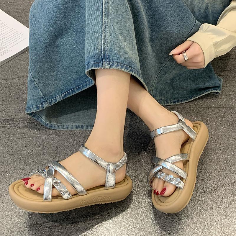 Flat sandals women's 2025 new summer wear with skirt casual sports beach shoes student Roman sandals