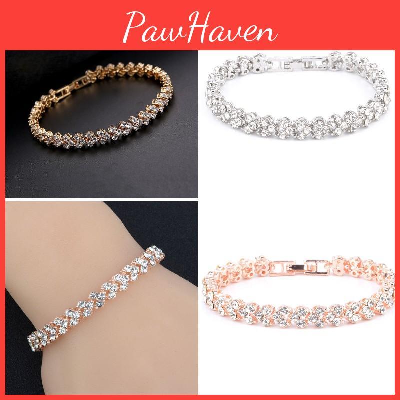 Fashionable Ol Style Women's Heart Shaped Bracelet With Stunning Zircon Stones