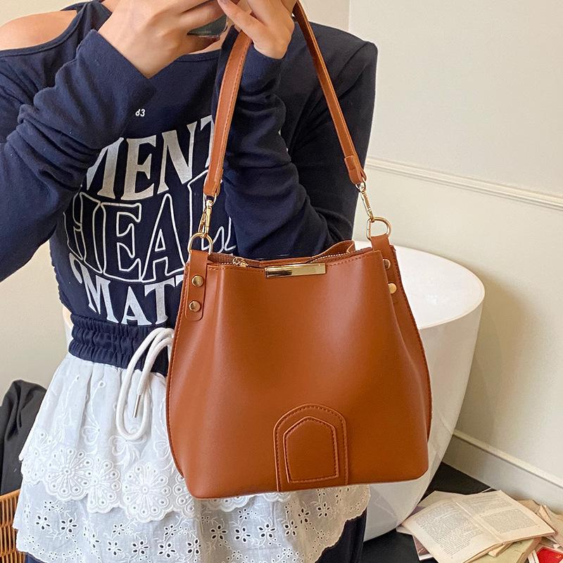 Premium bag women's bag 2025 popular new trendy fashion versatile bucket bag wide shoulder strap messenger bag