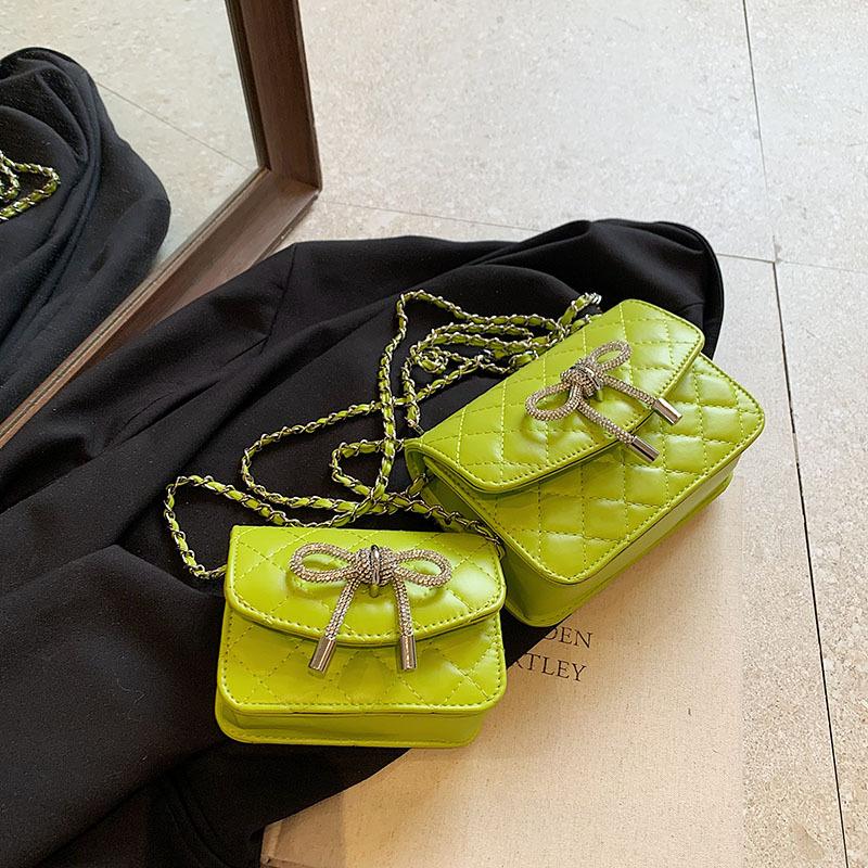 

Нишевая мода Простая персонализированная маленькая квадратная сумка Летняя трендовая сумка Женская новая модная повседневная сумка через плечо Small