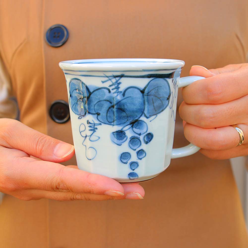 Lightweight Mug Lightweight and Easy To Hold Japanese Sankaibishi Arita-yaki Hasami-yaki Grape-Shaped (Blue) - Tableware, Ceramic,