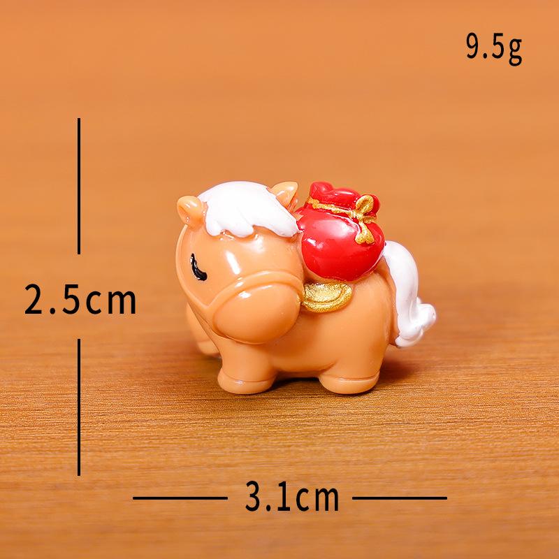2026  Figuras de Ano Miniaturas Desenho Animado Resina Cavalo da Sorte Ornaments de Micro Paisagem Decorações de Mesa para Casa