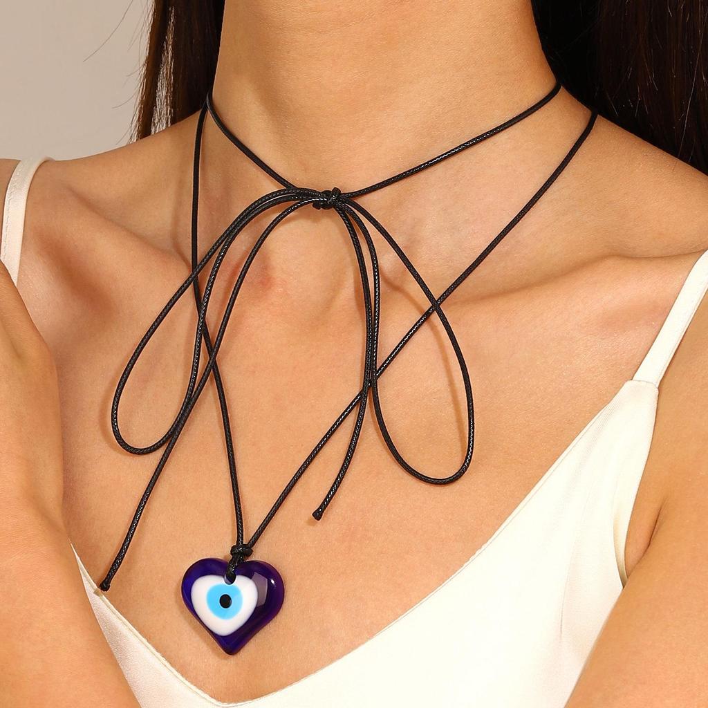 Exaggerated Heart Pearl Necklace with Irregular Hollow Design for Women