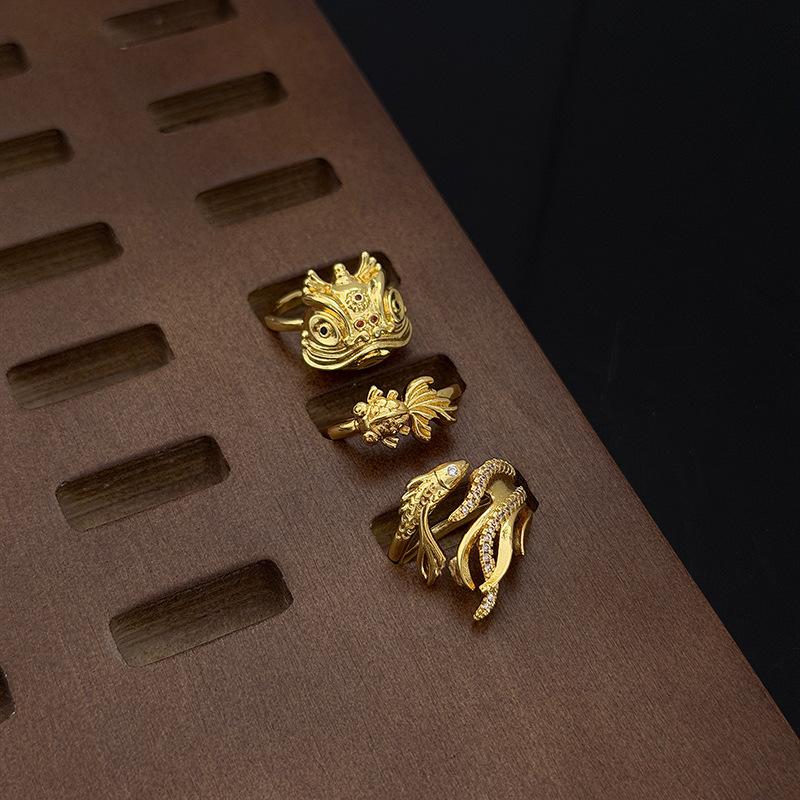 Every Year, There Are More Than Three-Dimensional Goldfish, Dragon-Shaped Auspicious Clouds, Diamond-Encrusted Zirpen Rings, Transshipment