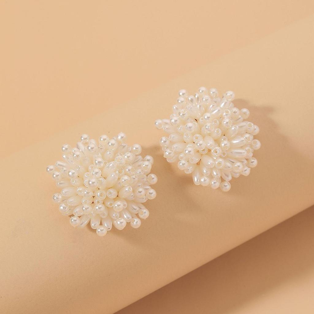 Elegante Sterling Silber Ohrstecker mit Kunstperlenblume für Damen