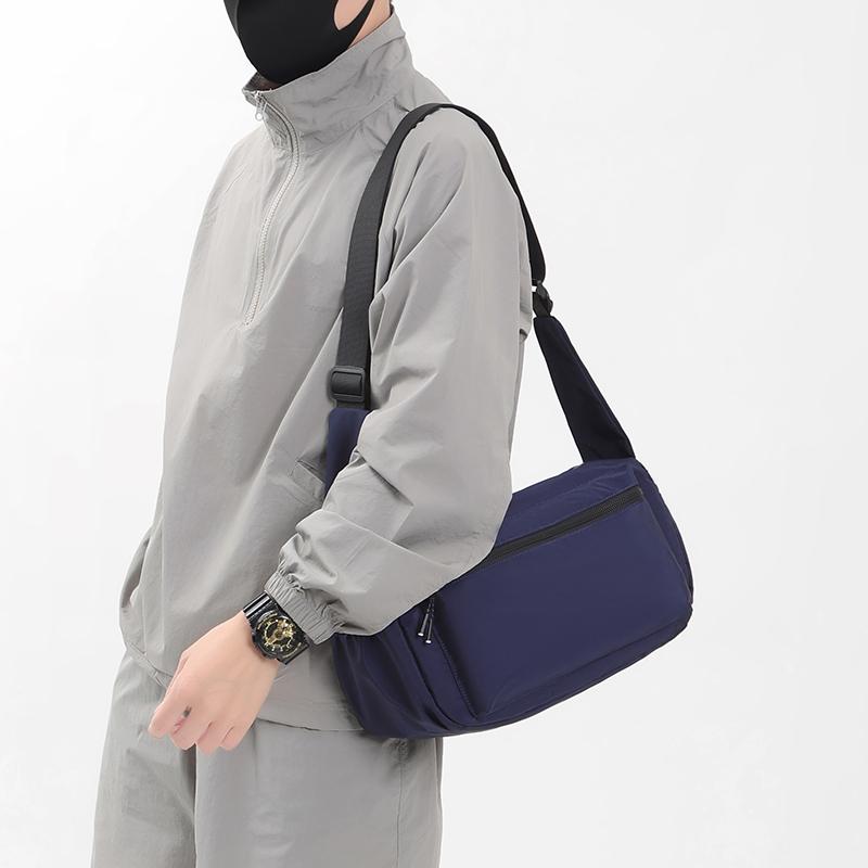 Women's Large Capacity Shoulder Bag Men's Sports Crossbody Bag Light Solid Color Mountaineering Dumpling Bag