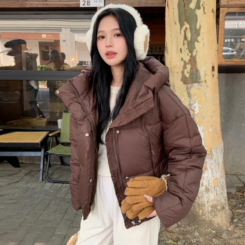 

Пуховая короткая хлопковая куртка женская 2025 зима новая корейский стиль Кендо с капюшоном свободная утолщенная куртка-пуховик L кофейный